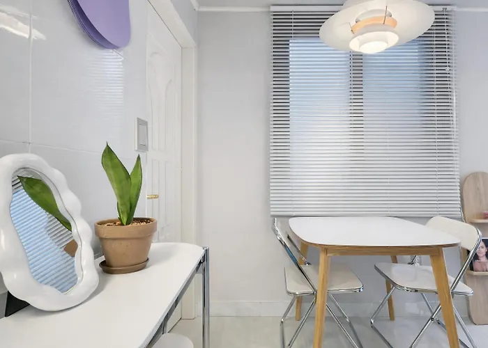 연드럴파크 6번출구 Hongdae Yeontral Park Apartamento *